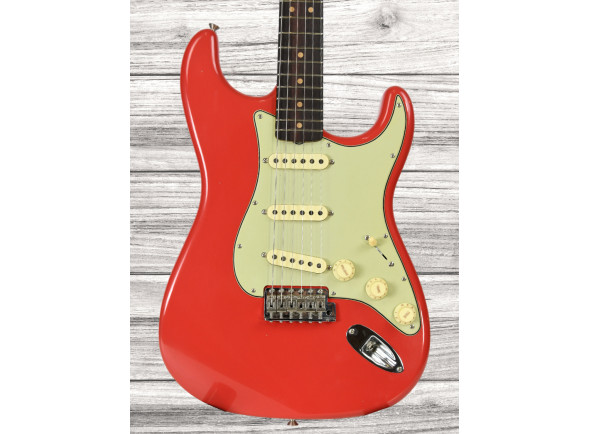 Fender Custom Shop Limited Edition 63 Stratocaster Journeyman Relic - Aged Fiesta Red Fender Custom Shop Limited Edition 63 Stratocaster Journeyman Relic - Aged Fiesta Red